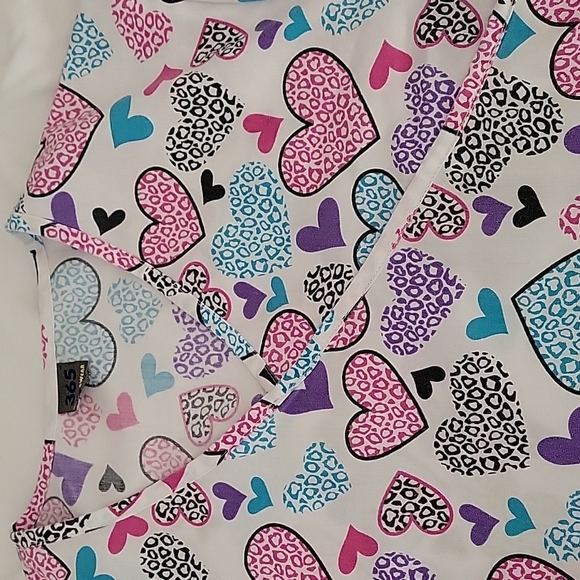 365 work and wear, women's scrub top. Size L. - Picture 3 of 5